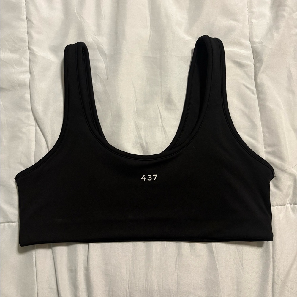 437 Women's Classic Black Sports Bra